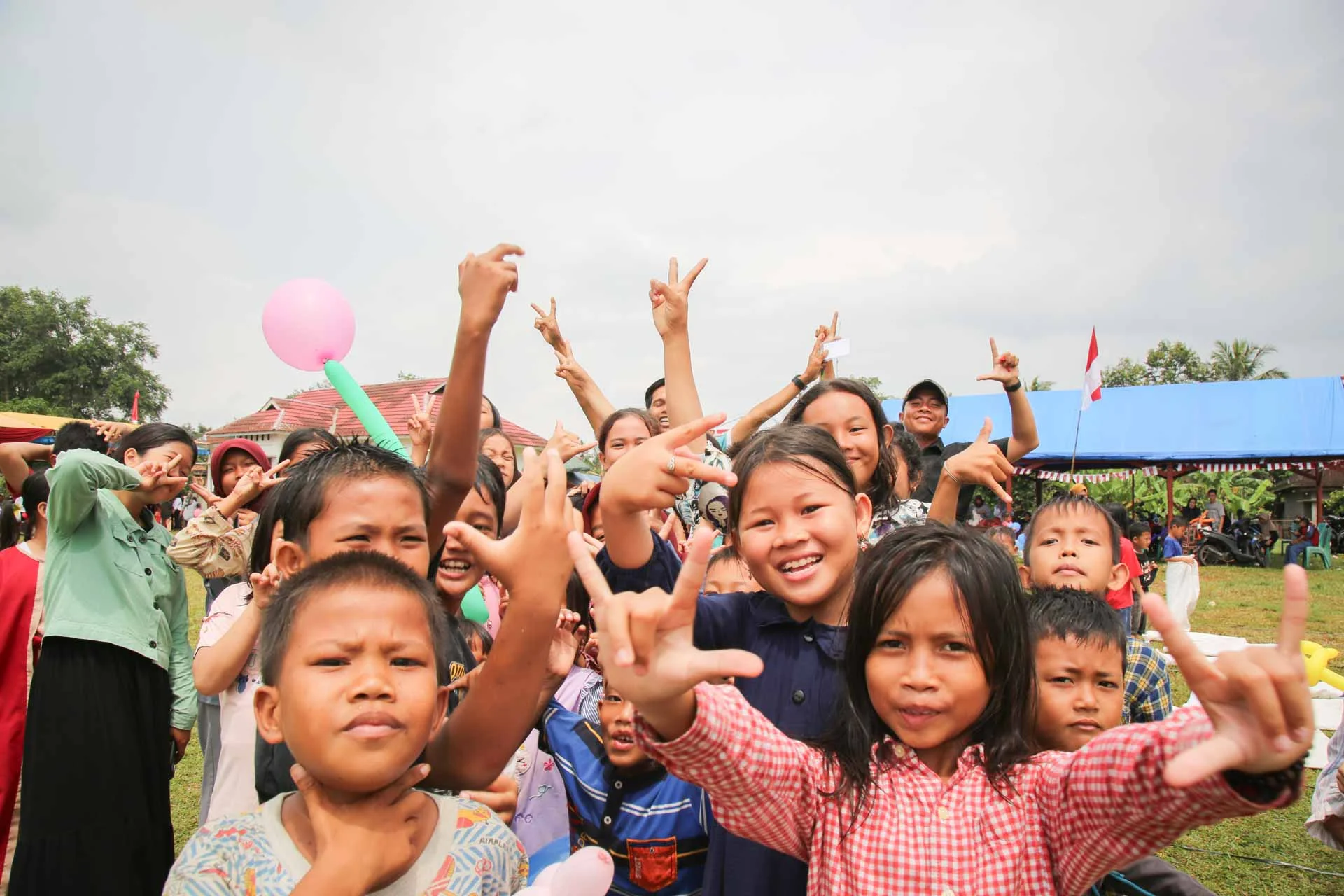 함께 즐거워하는 아이들