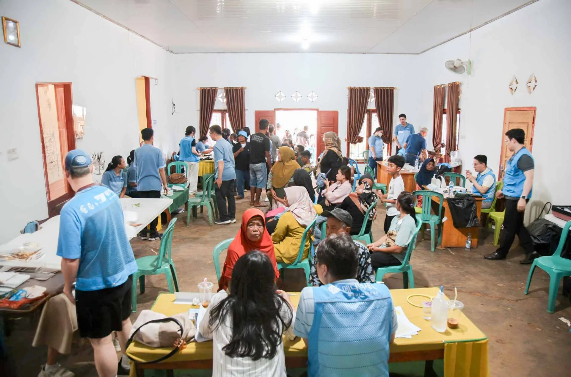 람풍 학교에서의 의료 활동